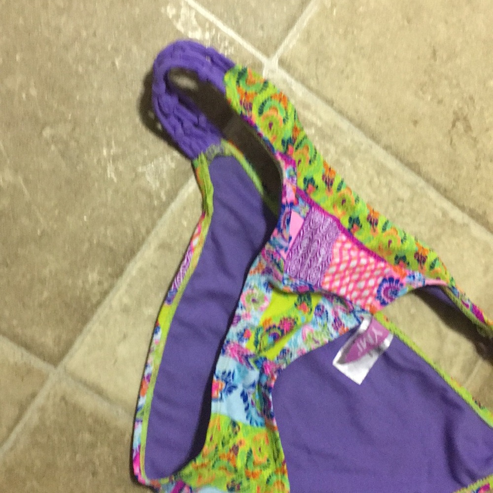 Super cute bikini! - Picture 3 of 3